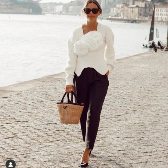 ZARA Sweater Limited Edition White - Picture 3 of 13